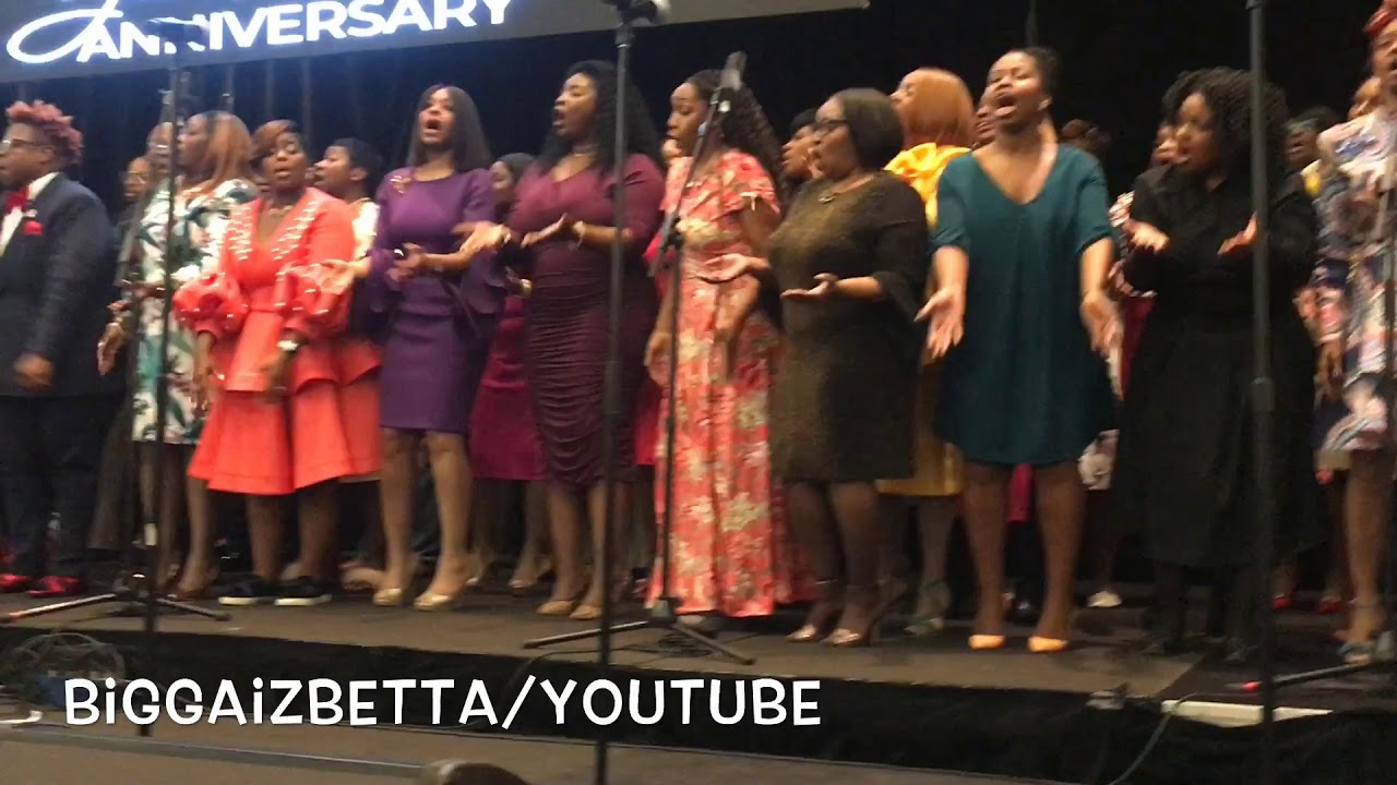 Love Fellowship Tabernacle Reunion Choir - Lift Him Up