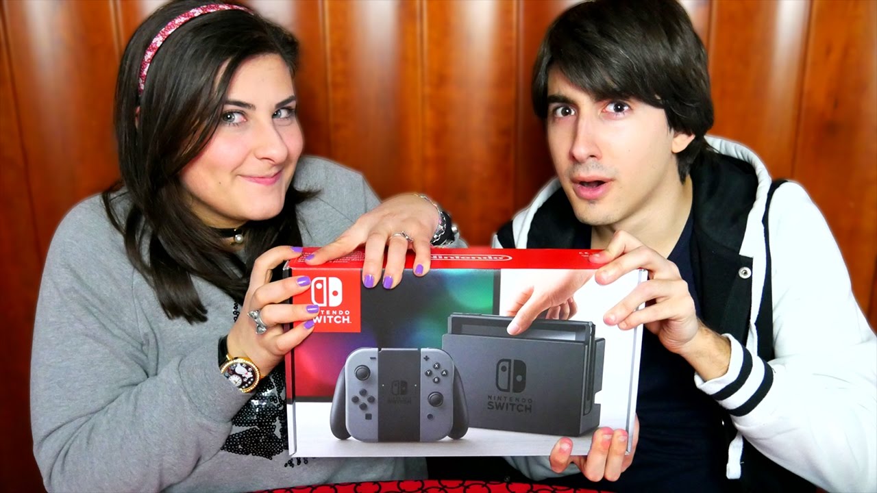LA MIA RAGAZZA RUBA LA MIA NINTENDO SWITCH!? By Gioseph e Francesca