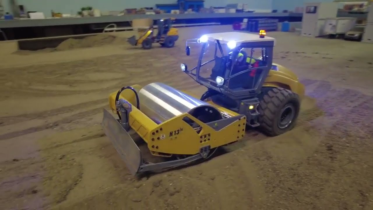 RC road roller HAMM H13ie by Lesu