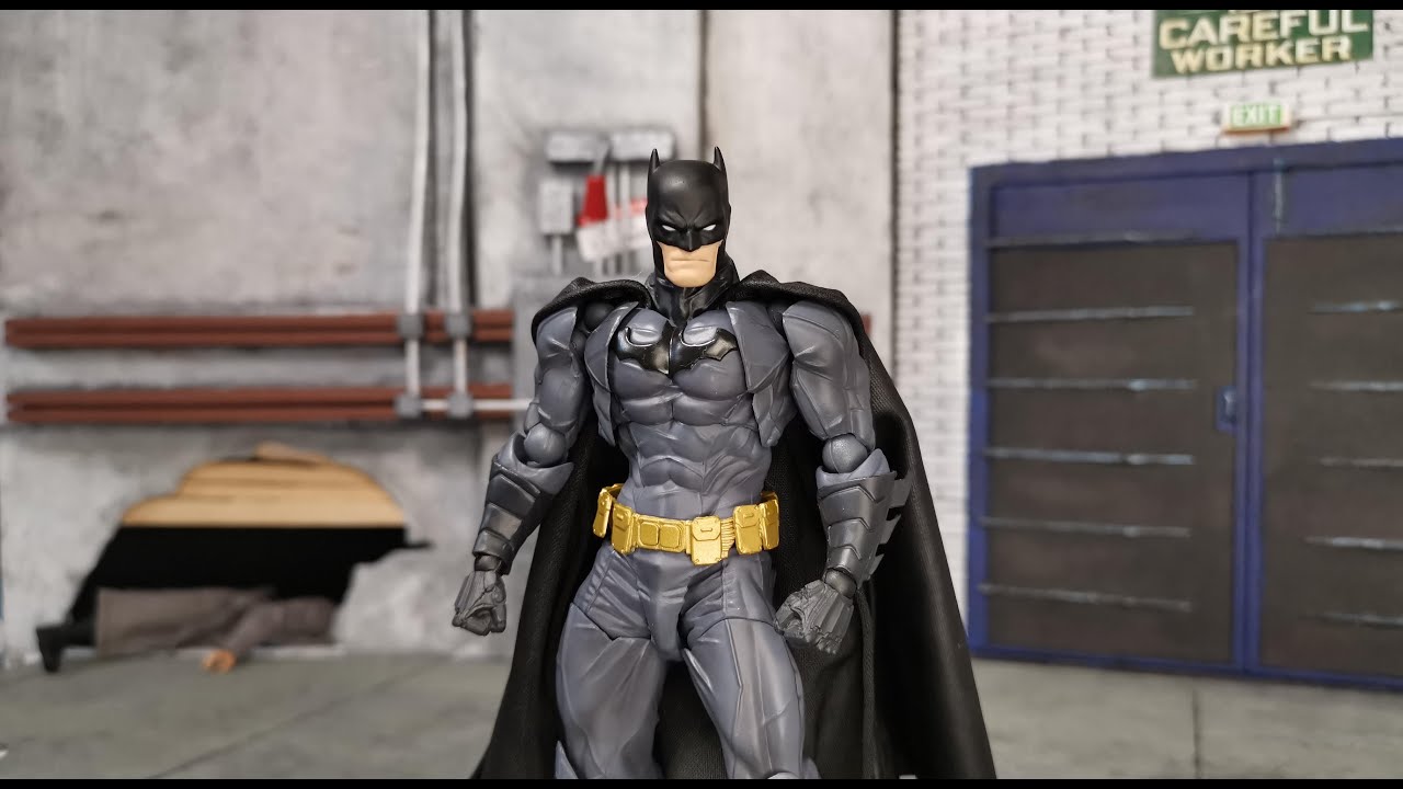 REVOLTECH Amazing Yamaguchi Batman REISSUE custom cape 1/12 action figure Unboxing & REVIEW #dc