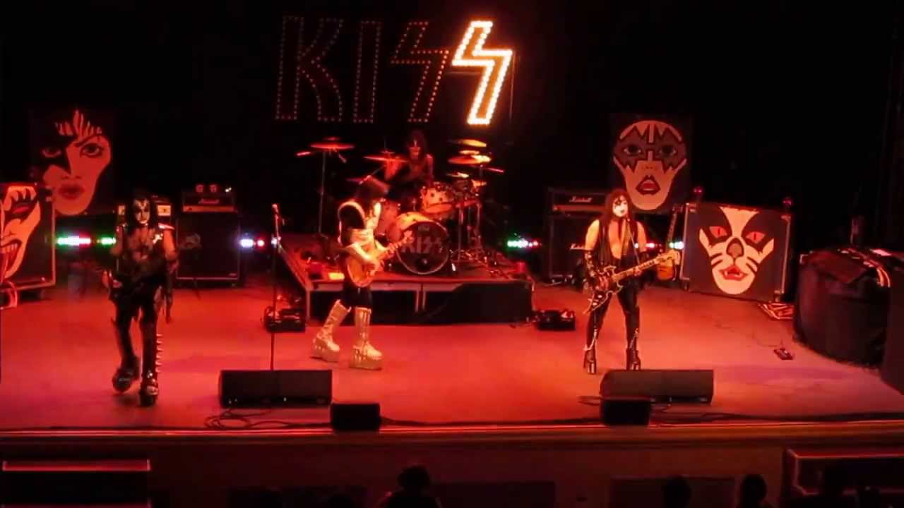 120613 932 KISS Alive! NYC I Stole Your Love
