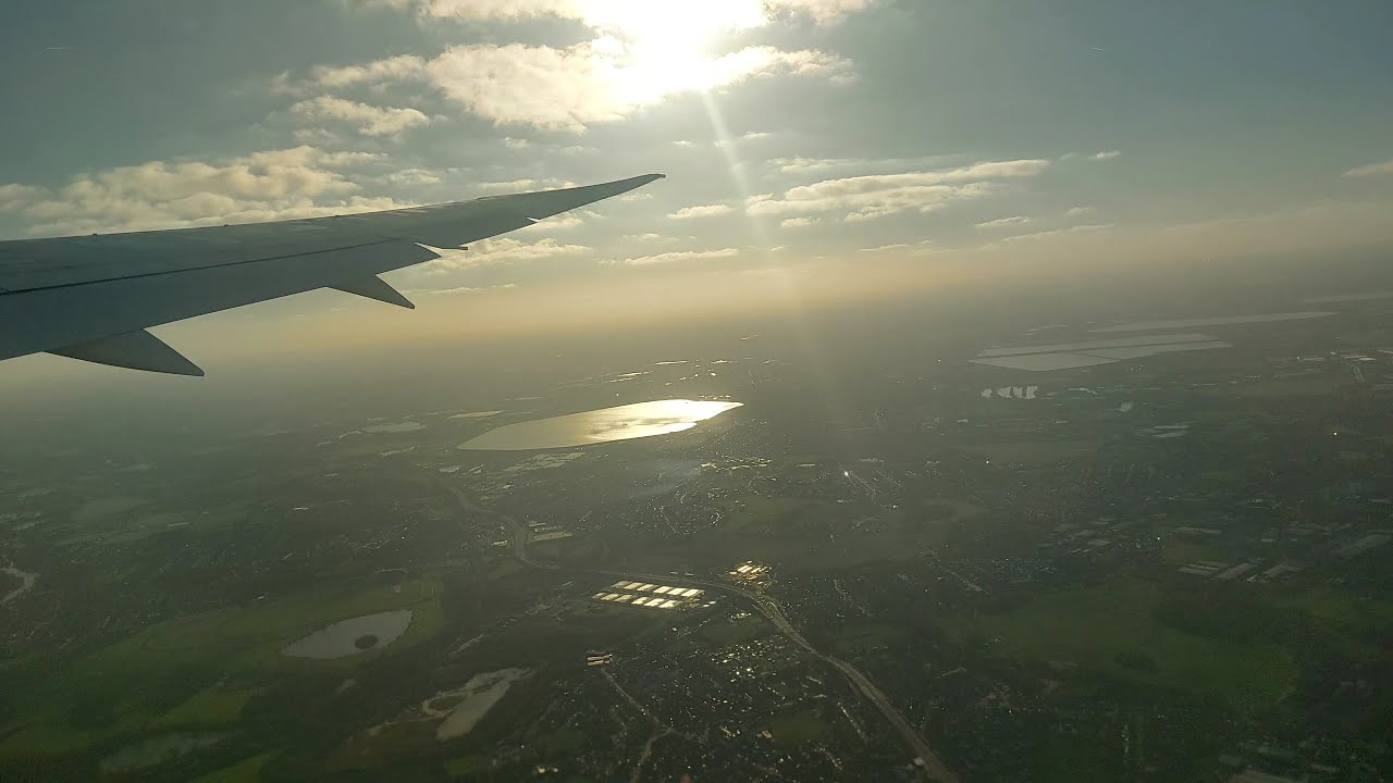 Royal Brunei Airlines Boeing 787-8 Dreamliner beautiful takeoff from London Heathrow (LHR)