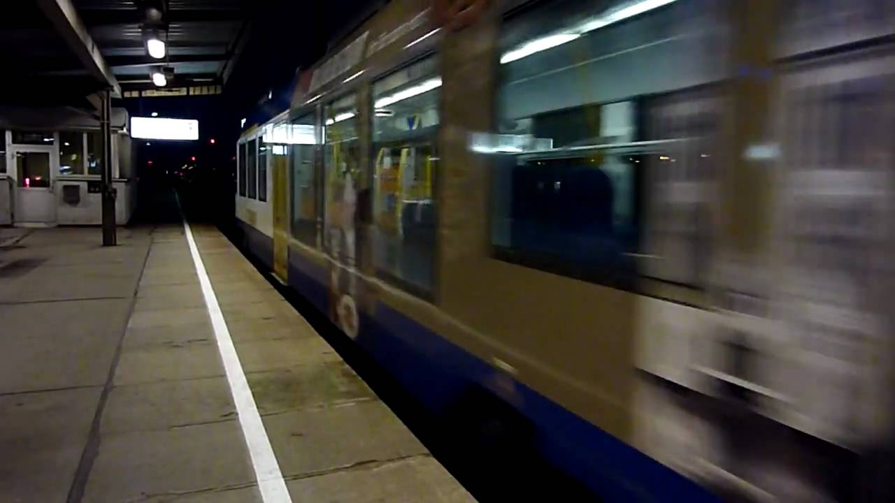 Einfahrt der HEX aus Halberstadt mit einer LINT BR 648 (bei Abend)