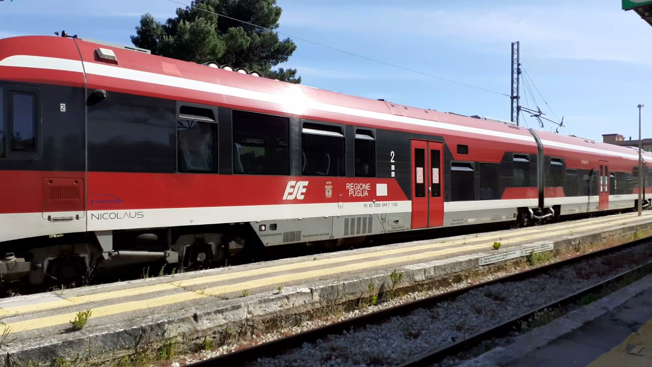 FSE:partenza di un ATR 220-025 dalla stazione di Crispiano