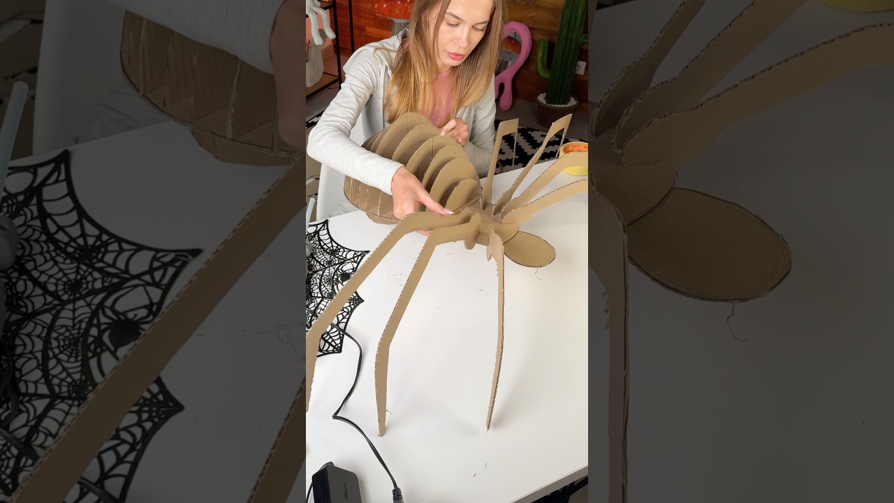 Делаем ГИГАНТСКОГО 🕷️🕸️жуткого ПАУКА на Хэллоуин 👻 своими руками, часть 1️⃣ поделка из картона #у...