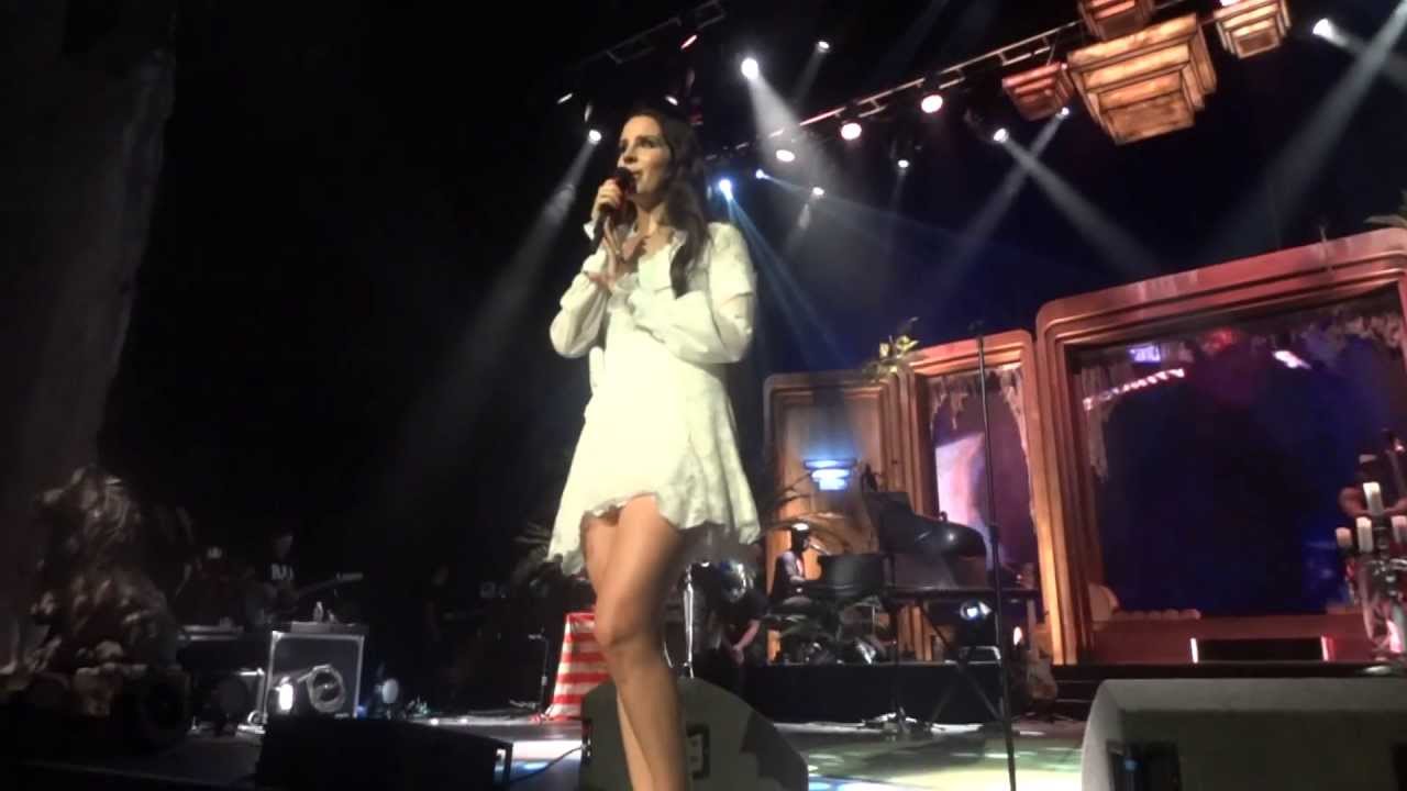 Lana Del Rey  Video Games - Live @ l'Olympia - 27-04-2013