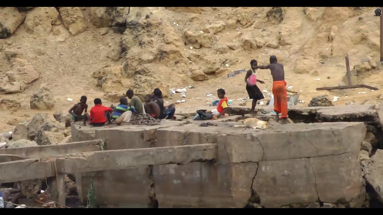 Angola, Namibe - Sebek w afrykańskim szpitalu (styczeń 2014)