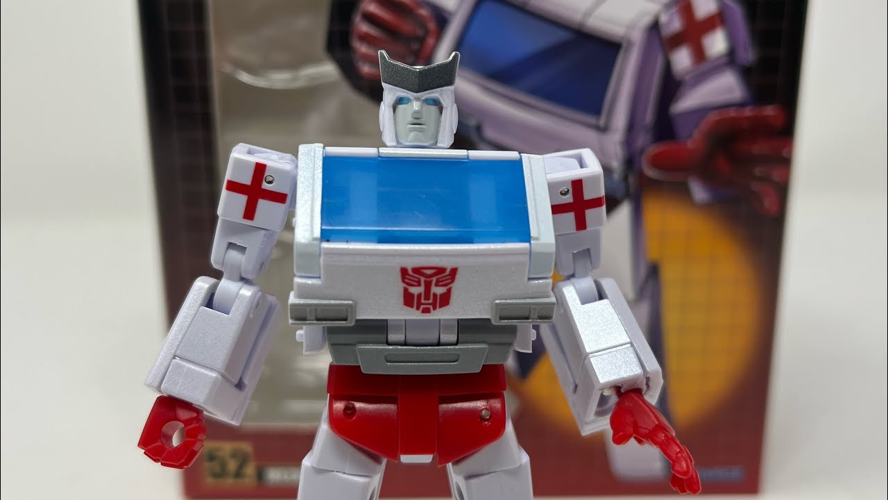 Newage H52 ER Legends Scale Ratchet Figure Review!!!