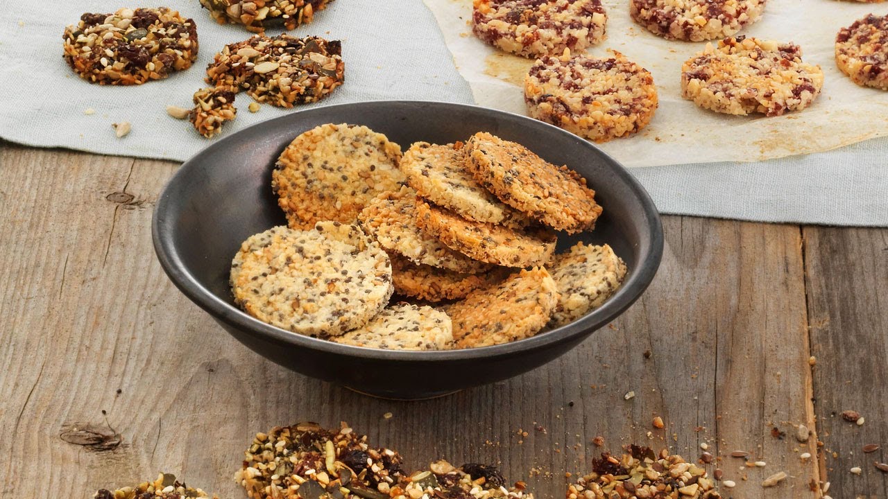 Cracker backen mit der Back-Schablone «Crispy» von Betty Bossi