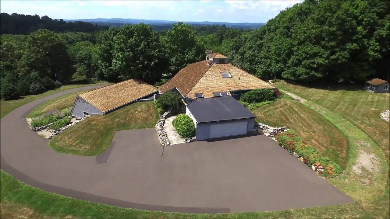 23 Whisconier Road, Brookfield CT