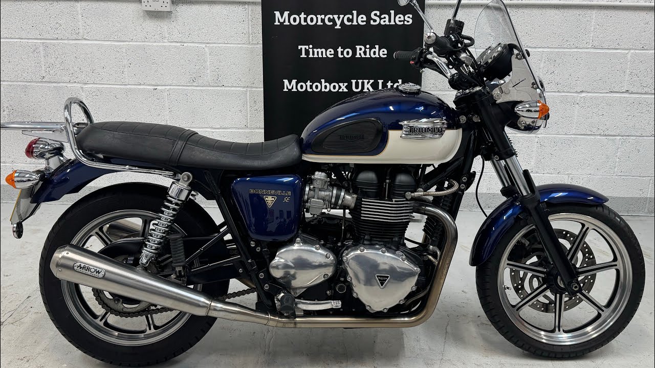 Triumph Bonneville 865 SE, 2012 г., цвет Pacific Blue/Fusion White, осмотр и запуск
