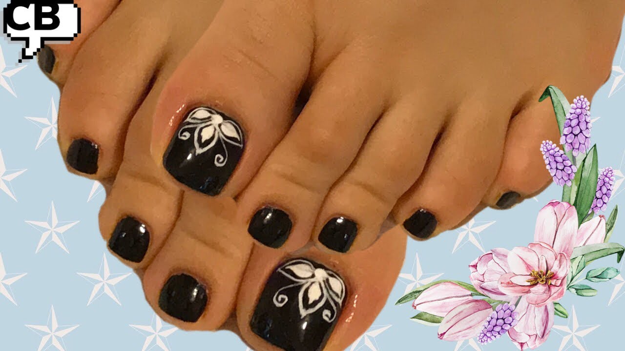 Decoración en Blanco  y Negro para uñas de los pies