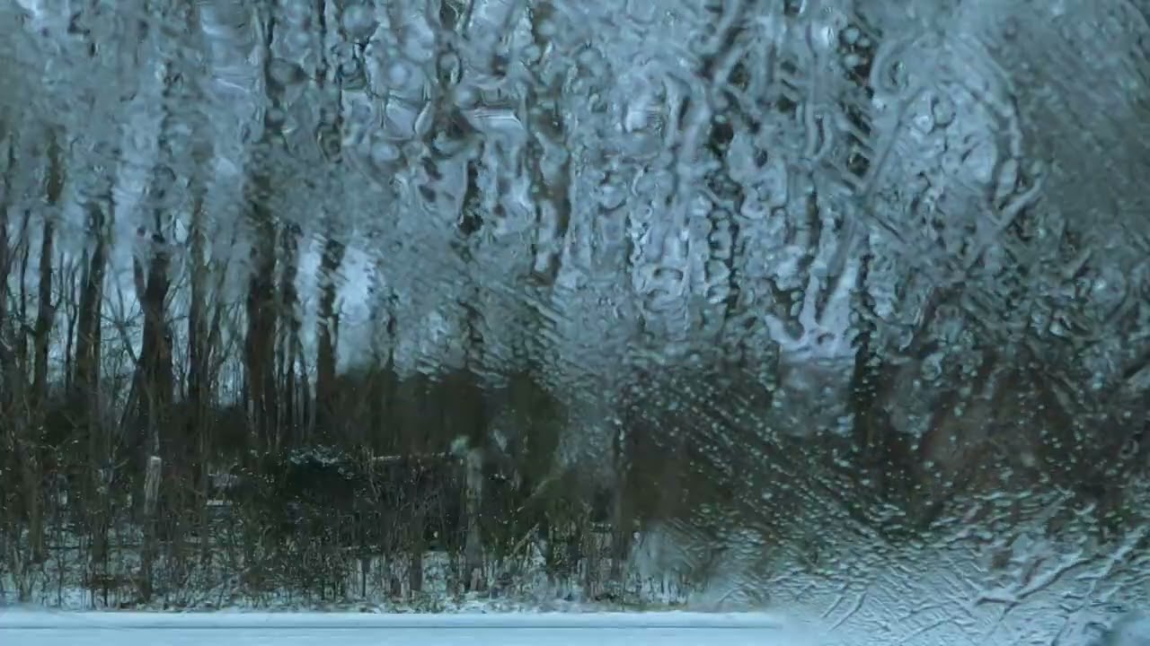 Can’t keep the ice off the windshield!!!🥶