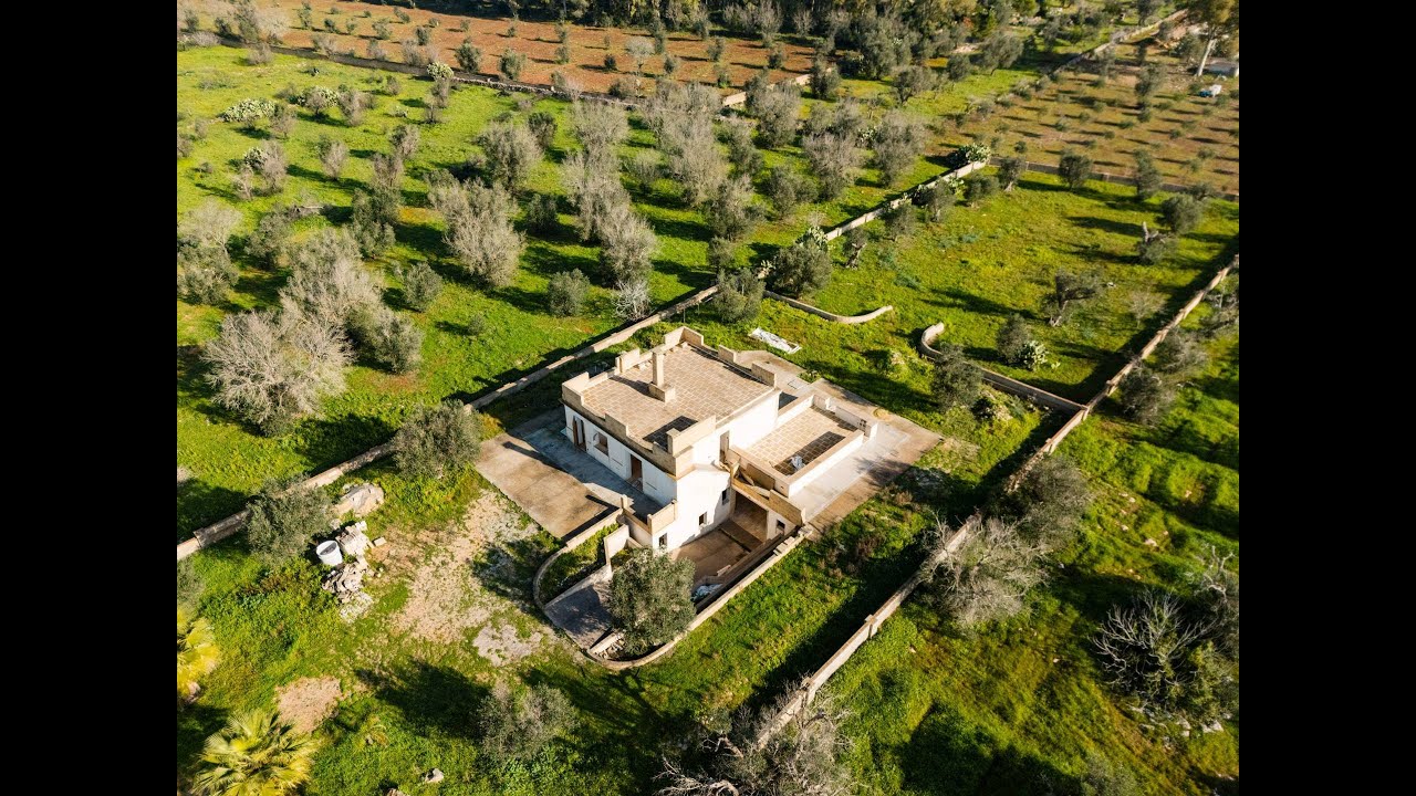 Villa allo stato rustico in vendita a Casarano
