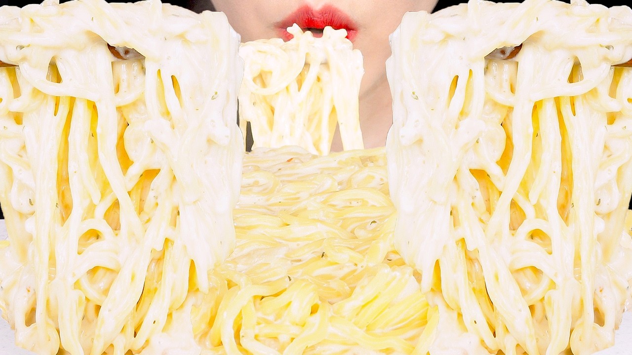 ASMR MUKBANG | CREAMY NOODLES JJAMPPONG 니뽕내뽕 크뽕 먹방 EATING SOUNDS | ZOEY ASMR 조이