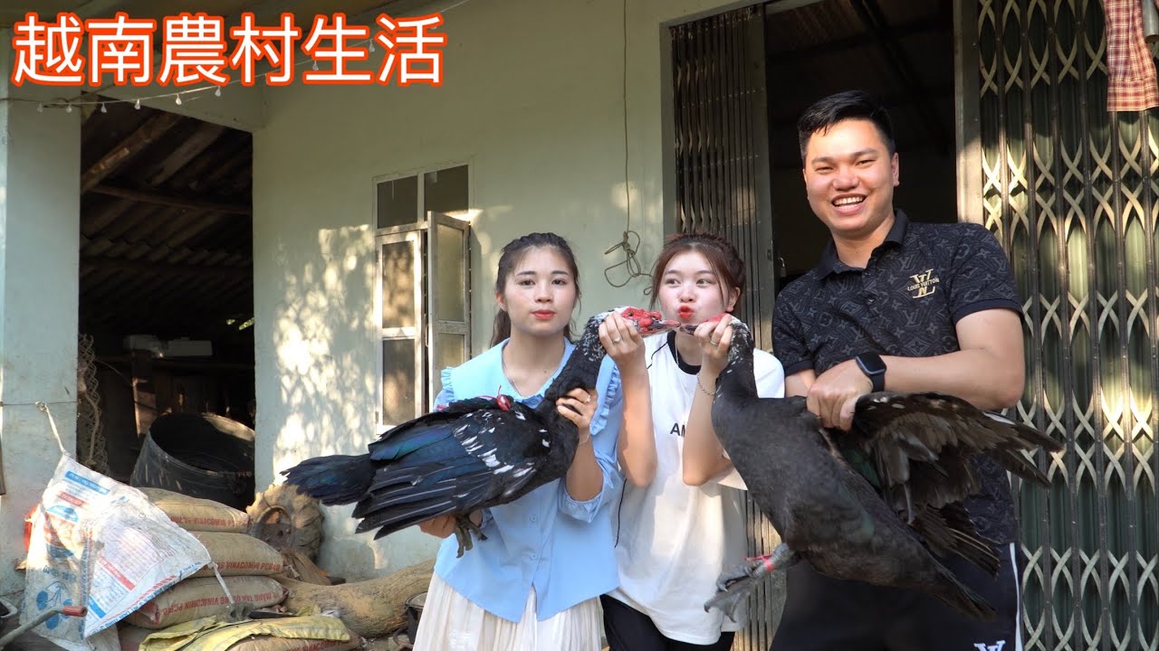 在俊哥老家抓鴨，團隊一起做好多道菜。俊哥的父母誰都說好吃。