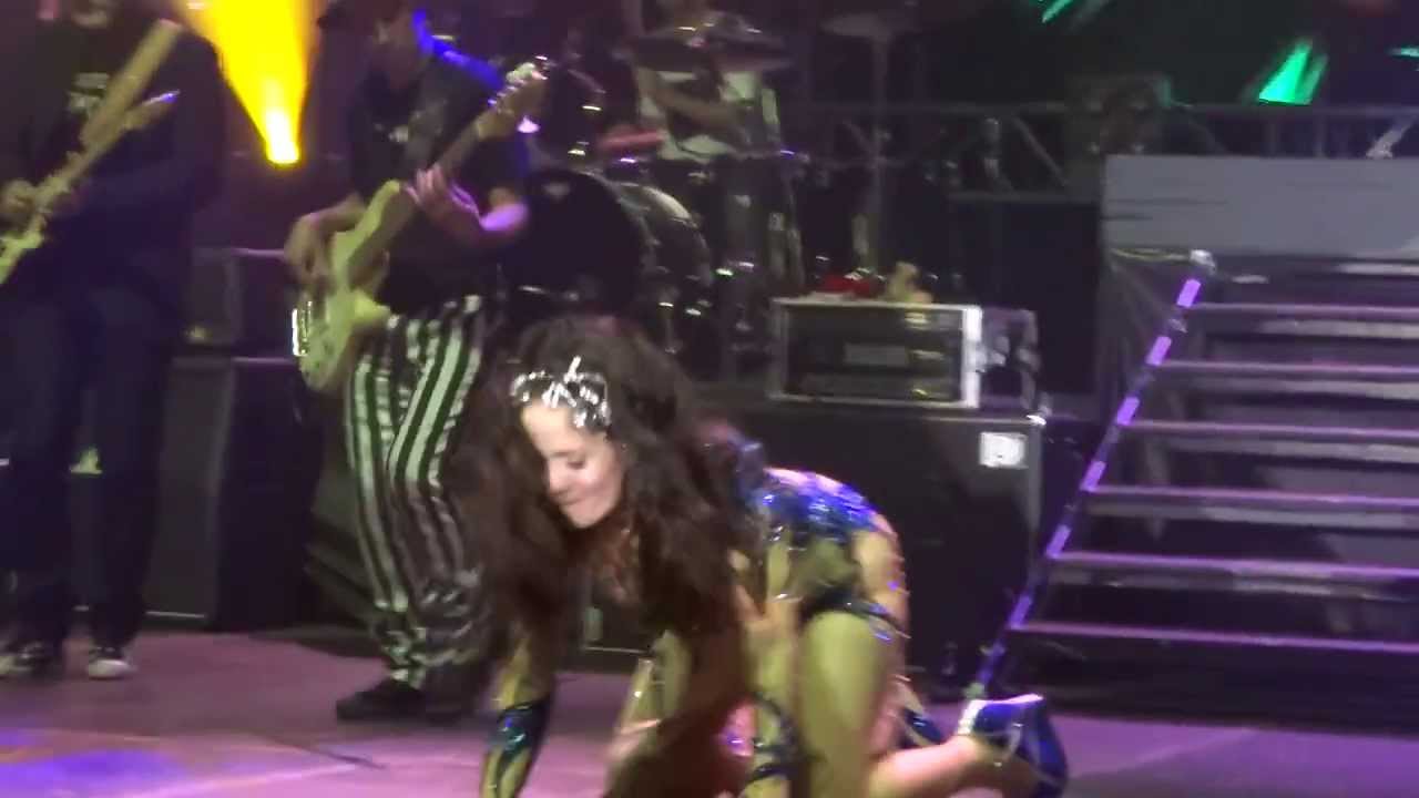 Natalia Oreiro - "Como una loba" / "En Tu pelo", Wrocław, Hala Orbita, 14.12.2013, Polonia