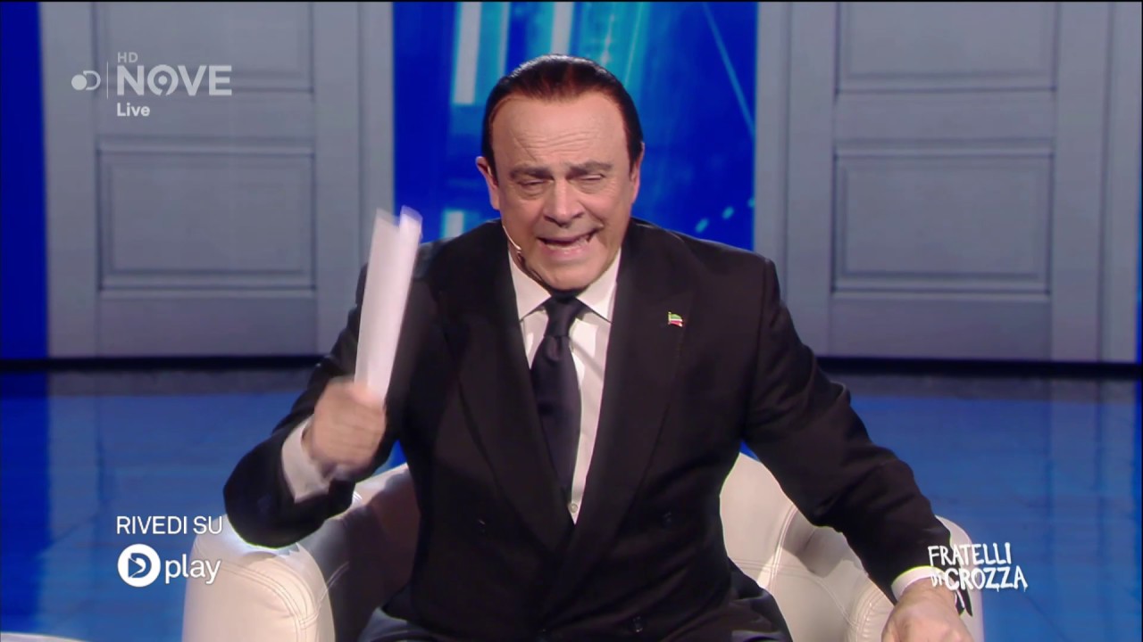 Crozza Berlusconi, il campione universale del pisolino