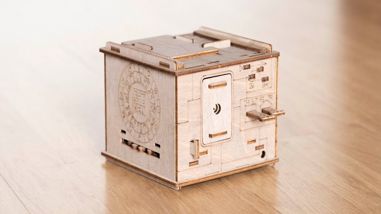ABRO UNA CÁPSULA ESPACIAL DE ALTA SEGURIDAD | SPACE BOX