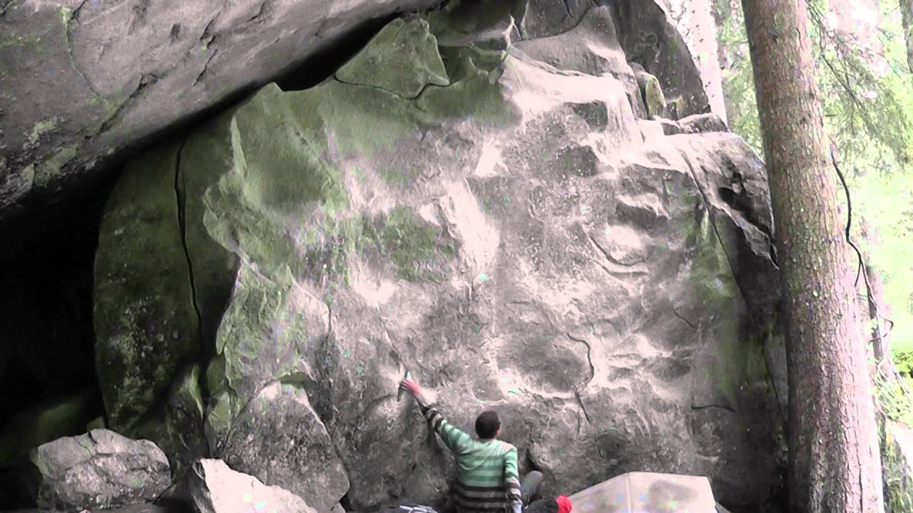 HD - Bouldering, Tricky 7A+, Magic Wood, Switzerland