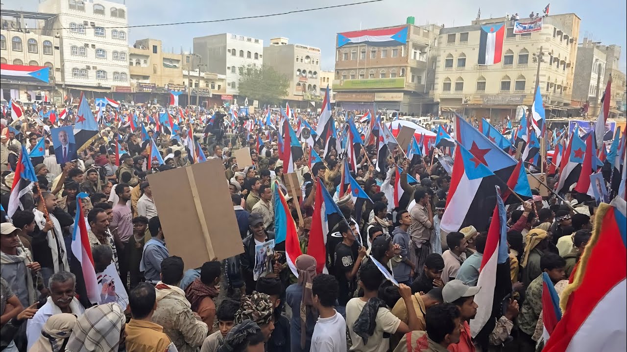 ردفان الثورة تقول كلمتها الثبات يا رجال الثبات يا رجال حتى النصر. 