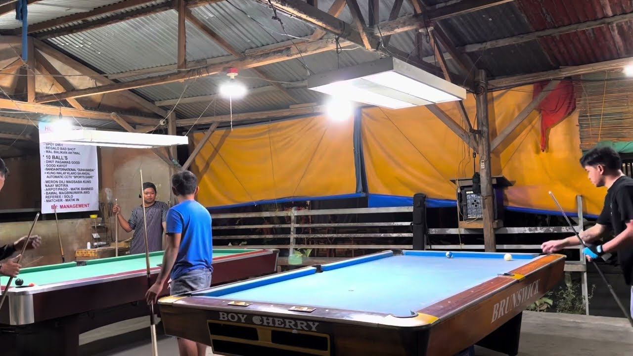 Playing pool alone in the Philippines 🇵🇭🎱😅🤙🏾🫶🏾