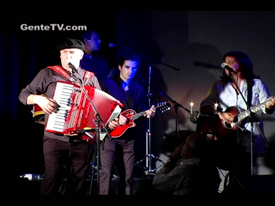 Conjunto Cantares D'Outrora na Festa do Operario SC