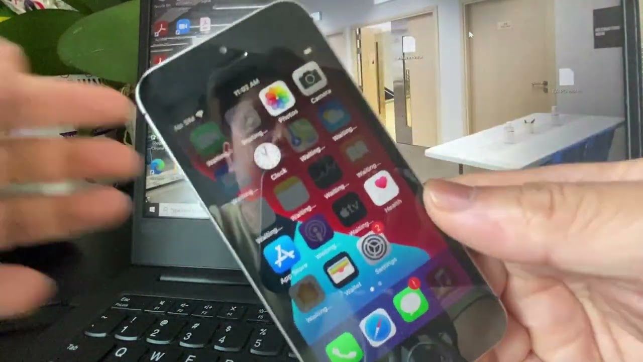 Apple iPhone SE 2016 in 2022