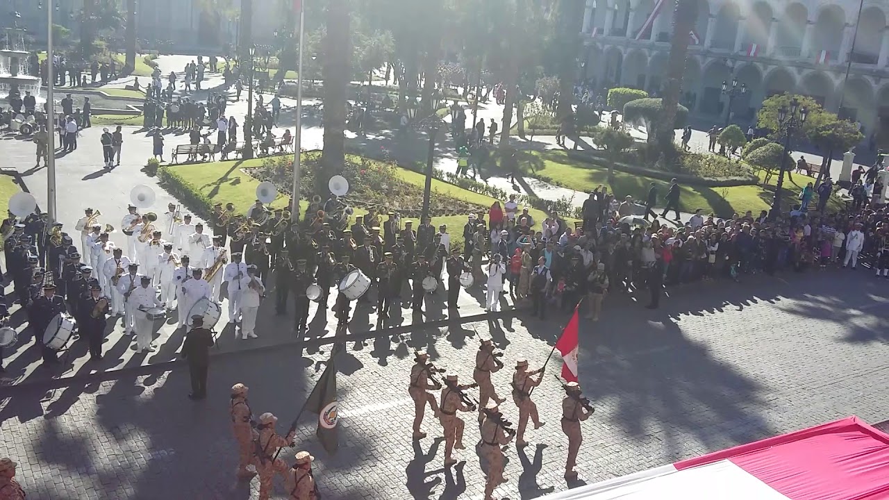 EJÉRCITO PERUANO EN EL ANIVERSARIO DE AREQUIPA