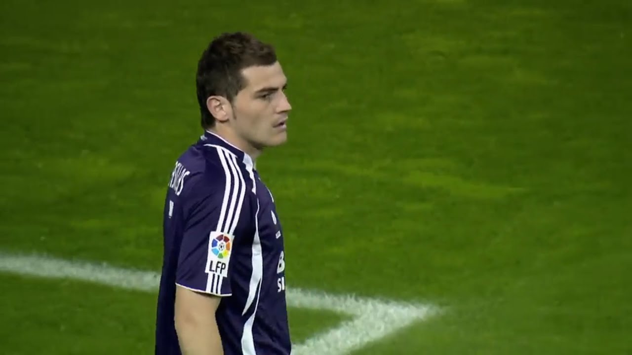Iker Casillas Vs Sevilla (Home) 2006/07