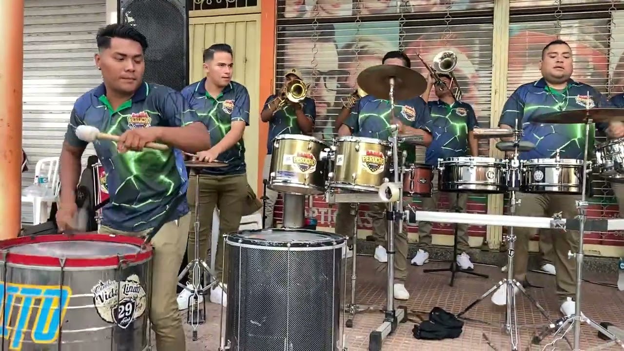 Banda Perucho / bonny Lovy