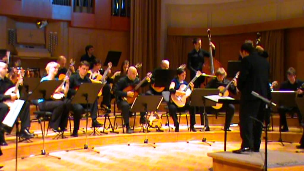 MOON RIVER - H. Mancini - Orkester Mandolina Ljubljana - dirigent Andrej Zupan