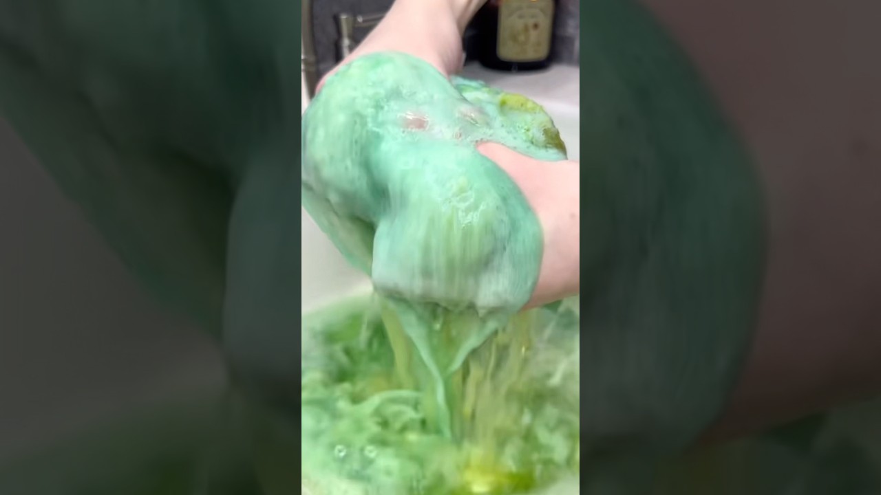 satisfying watery squeezes ✨🌊 #dishsoap #relaxing #spongeasmr #yt #fypシ #short #youtubeshorts