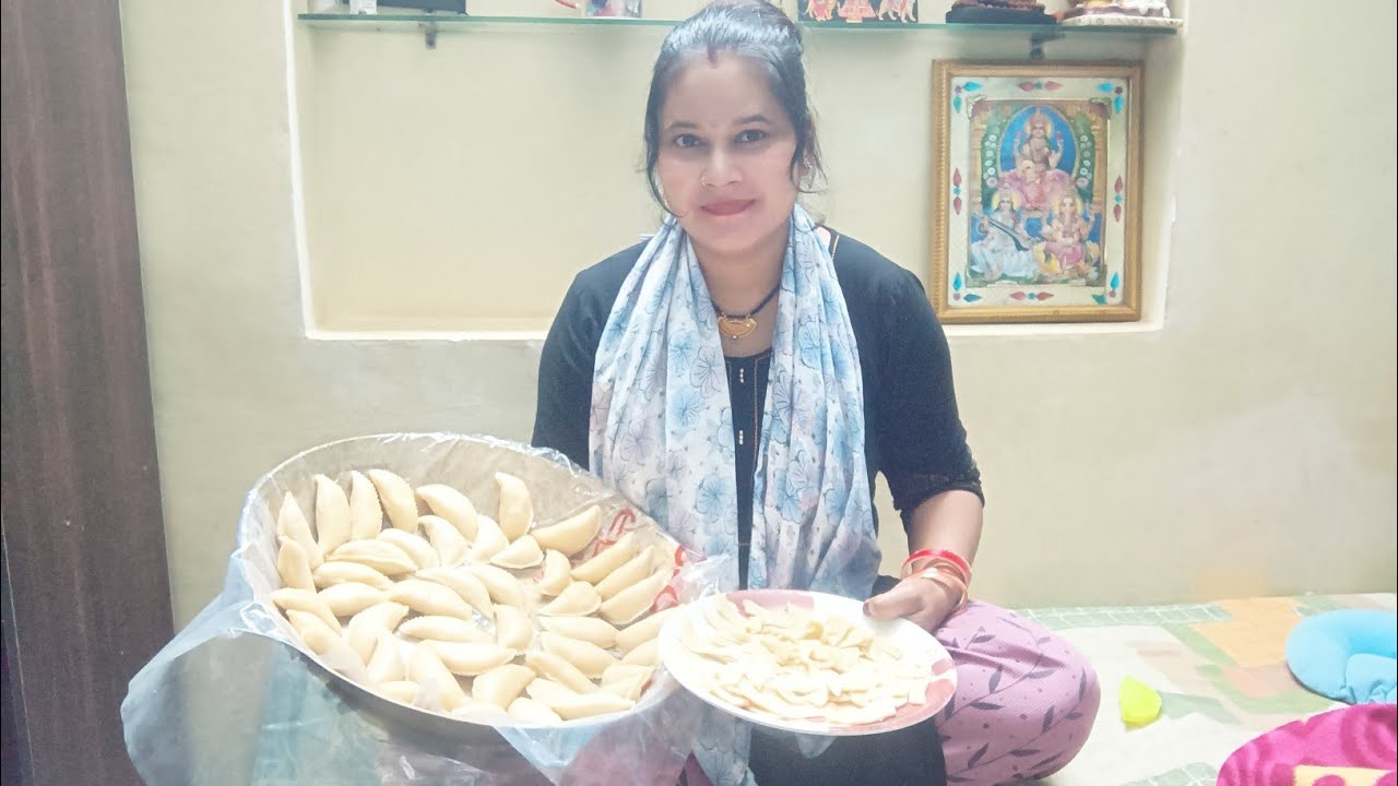 Humne bnayi gujiya Aaru ke Sath 😀☺️