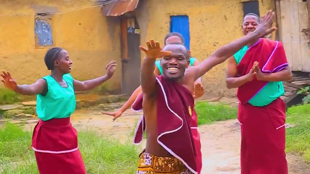 KUNIRA ABAGYENYI   ROGE BANYE (OFFICIAL VIDEO)