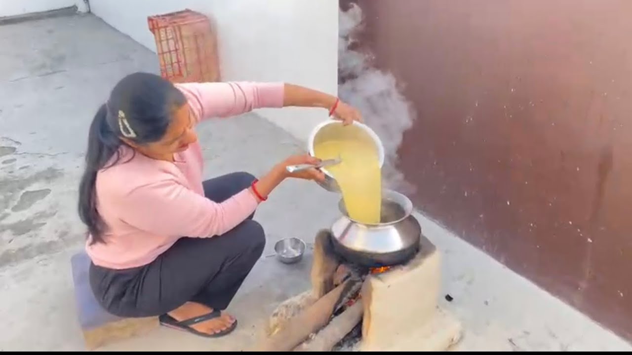 Bhot dino baad hmne bnai kadhi.  Hva chal rhi thi bhot teez dhuain ne kiya pressan 😓 .