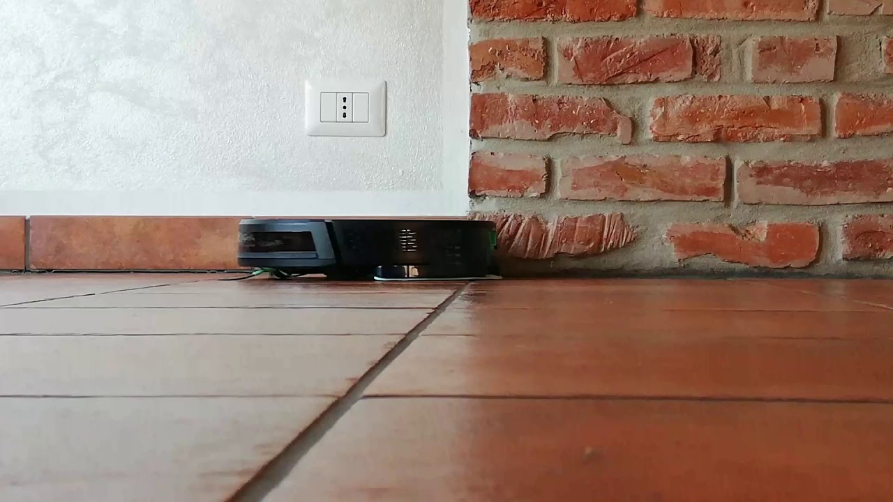 IKOHS S18 moped cleaning and finding charging base