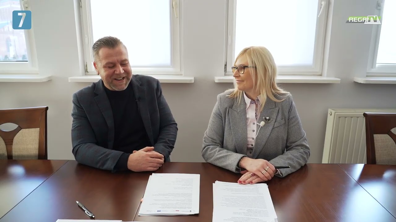 Podpisanie umowy na termomodernizację dwóch placówek w Świdwinie.