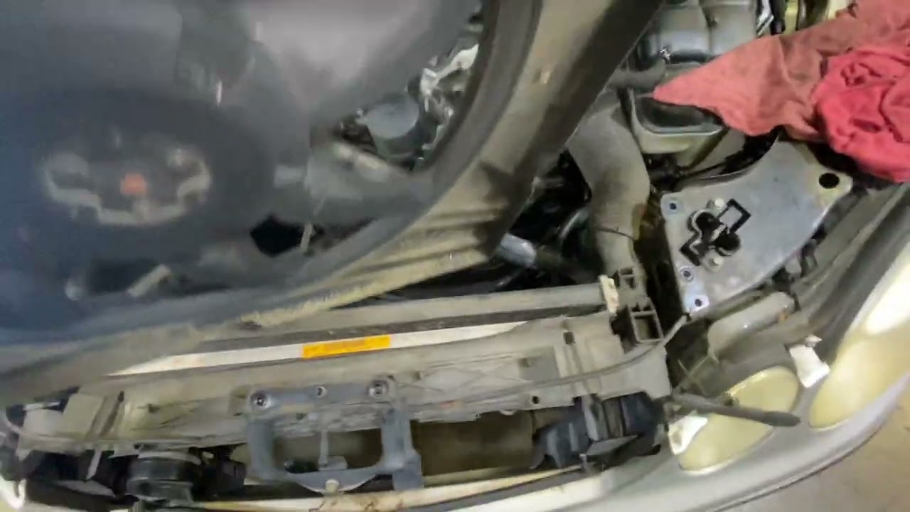 175.- 2006 Mercedes Benz E350  Radiator replacement DIY LEAK