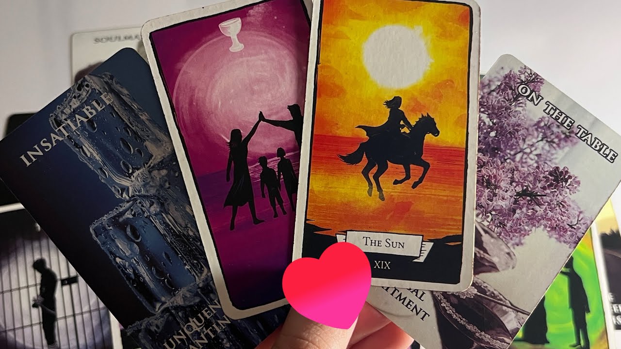 Who is interested in you & why?😍🫣 Hindi tarot card reading | Love tarot
