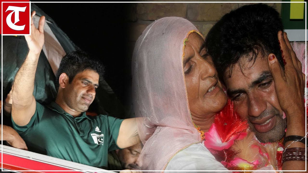 Pakistan: Arshad Nadeem receives heroic welcome in Lahore as he brings home Olympic gold medal