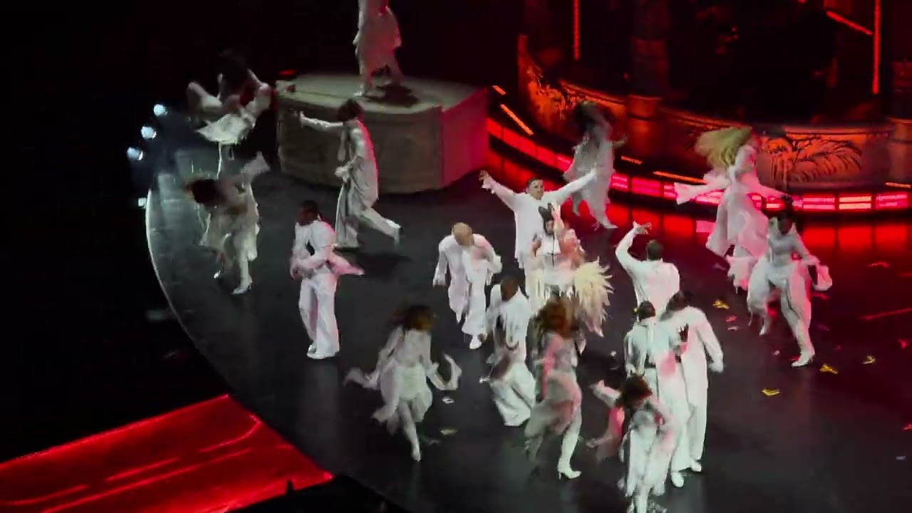 Lady Gaga - Bad Romance Live Mayhem Ball (Miami)