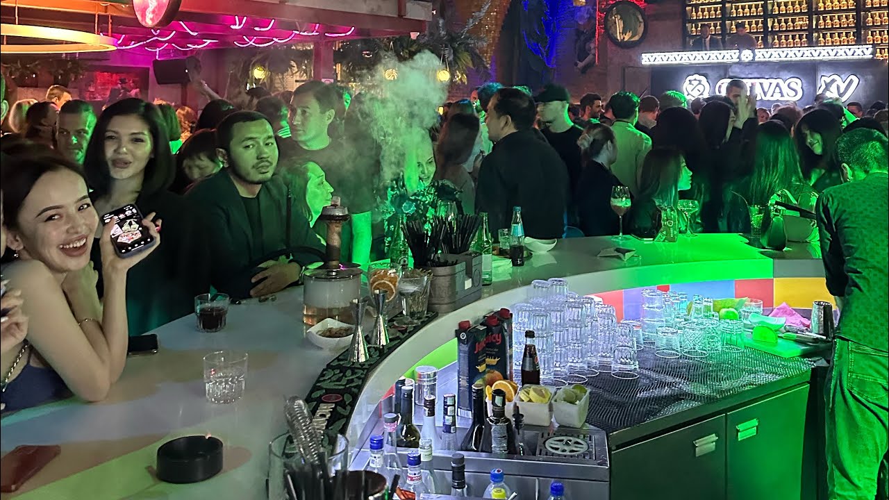 Kazakistan Gece hayatı Bla bla bar!