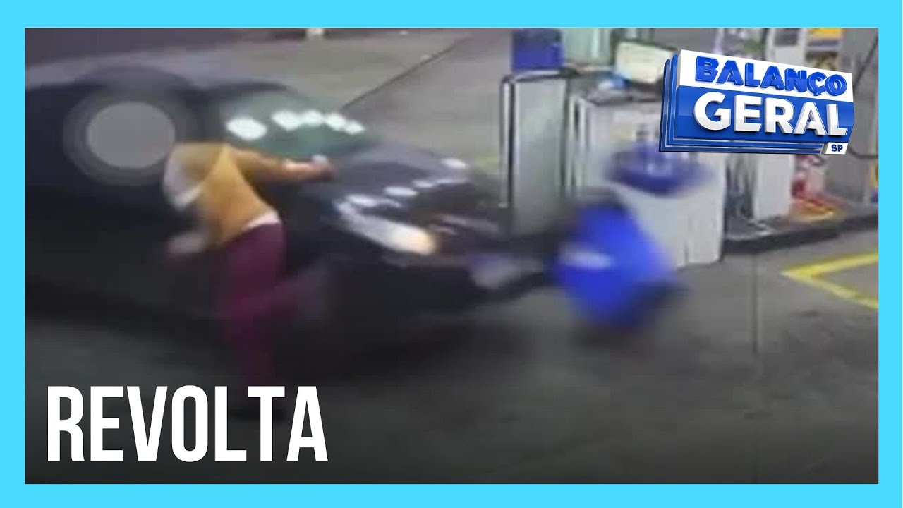 Homem tenta atropelar frentista após não receber comprovante de pagamento ao abastecer o carro