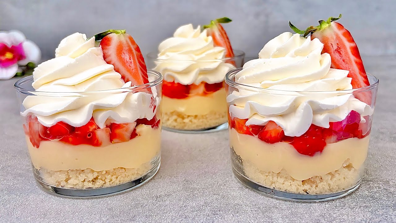 Клубничные чашечки без выпечки. Легкий и вкусный десерт за 5 минут.