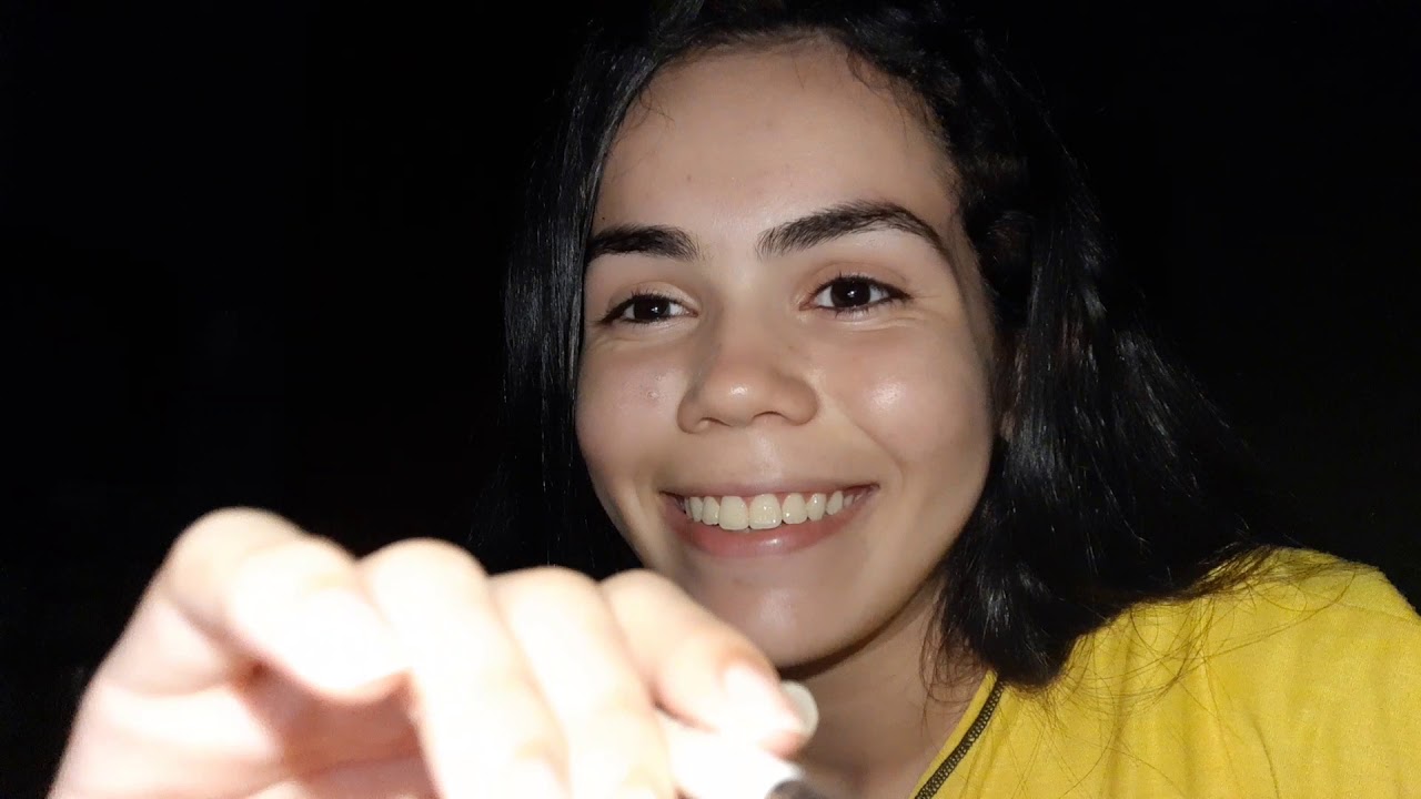 ASMR- BRAZILIAN TRYING TO SPEAK ENGLISH (hand sounds,whispers)