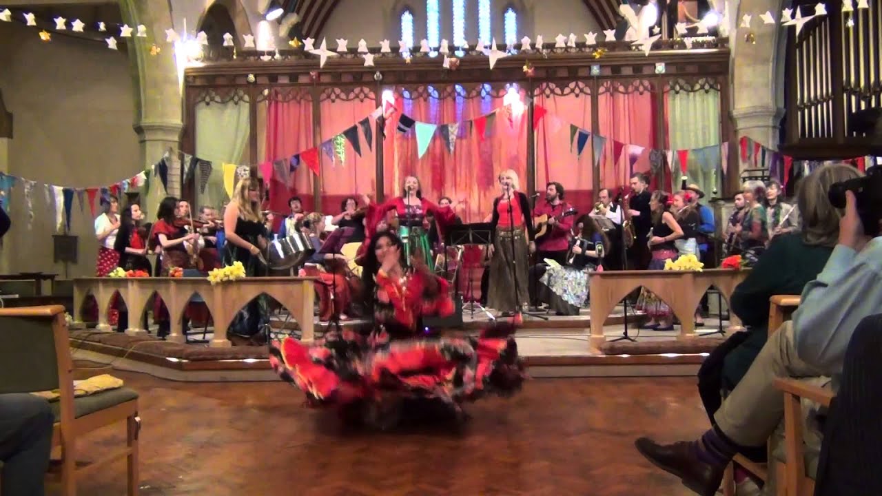 Nane Cokha Nane Gad live performance