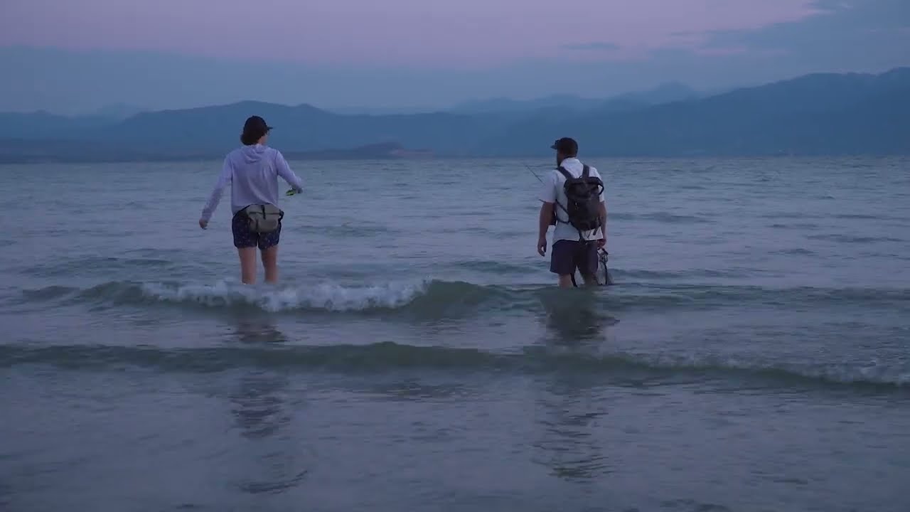 Il lago di Garda tra Peschiera D.G. e Garda pescando da riva - Peschiera D.G.