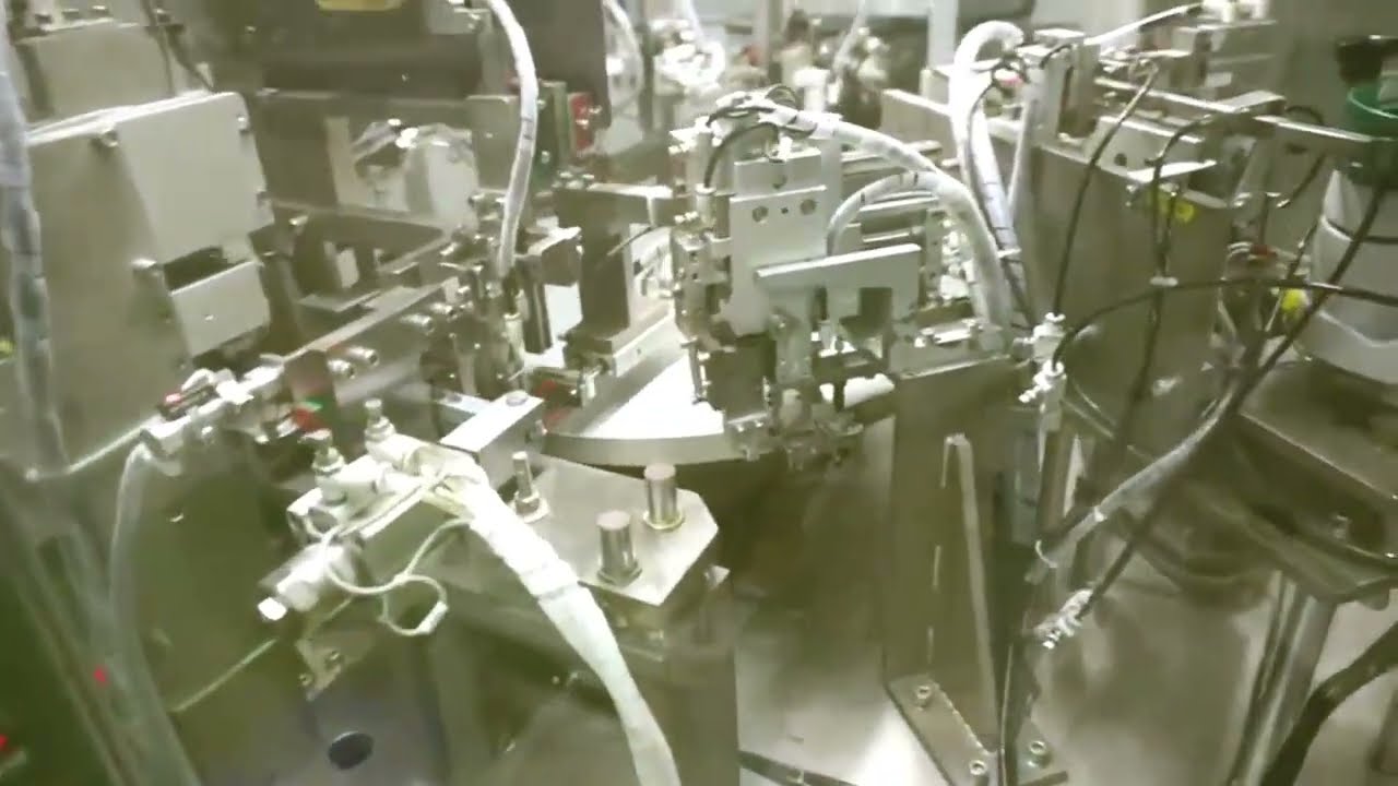Automatic lock assembly machine