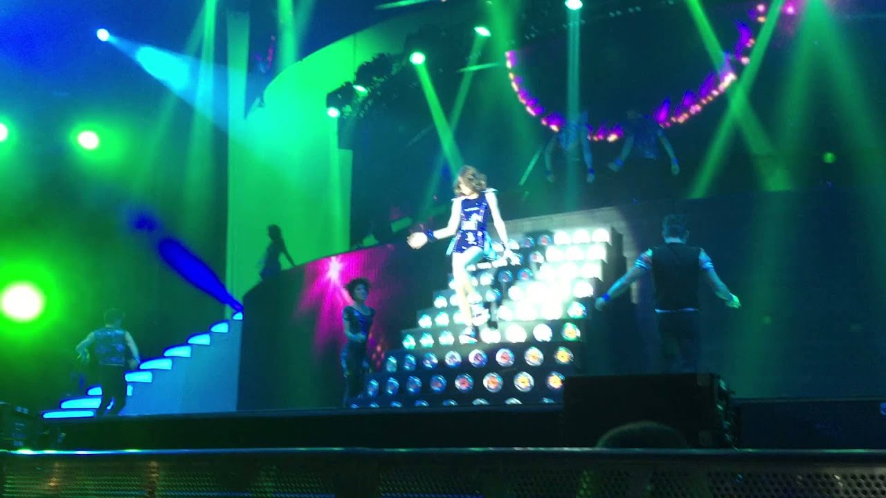 Violetta LIVE 2015 Hamburg - Supercreativa